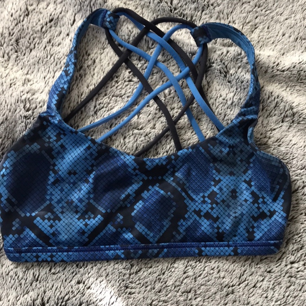 LULULEMON sports bra